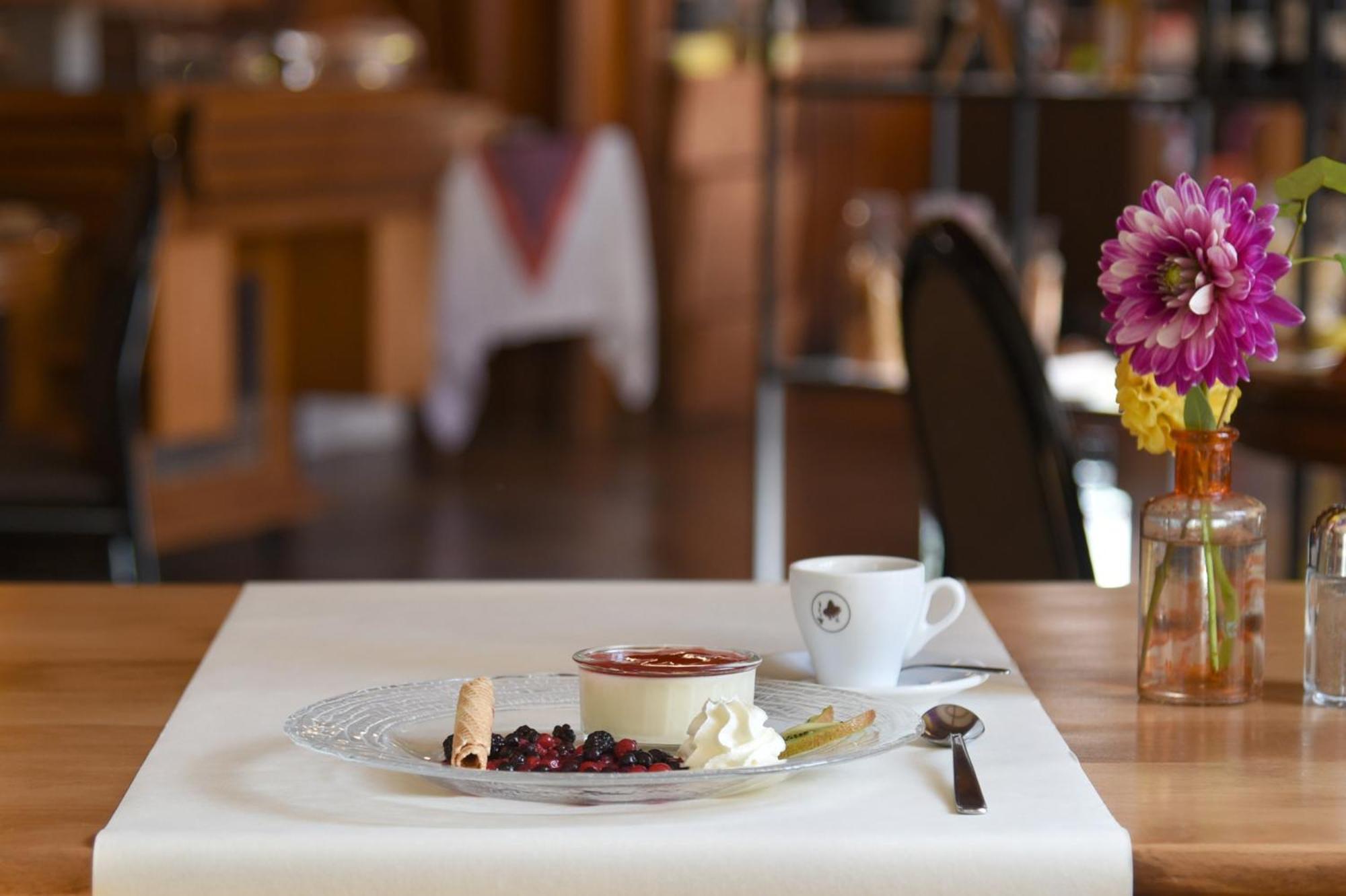 Hotel De L'Aigle Couvet Eksteriør bilde